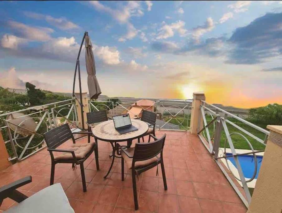 Exclusive Beachfront Penthouse Almayate Alto Dış mekan fotoğraf