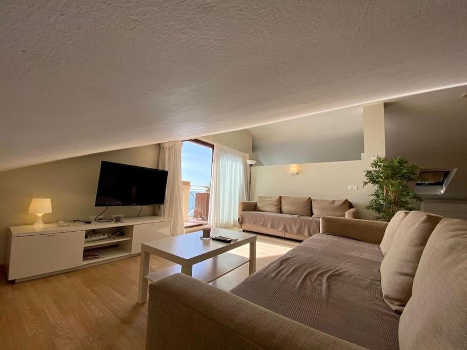 Exclusive Beachfront Penthouse Almayate Alto Dış mekan fotoğraf
